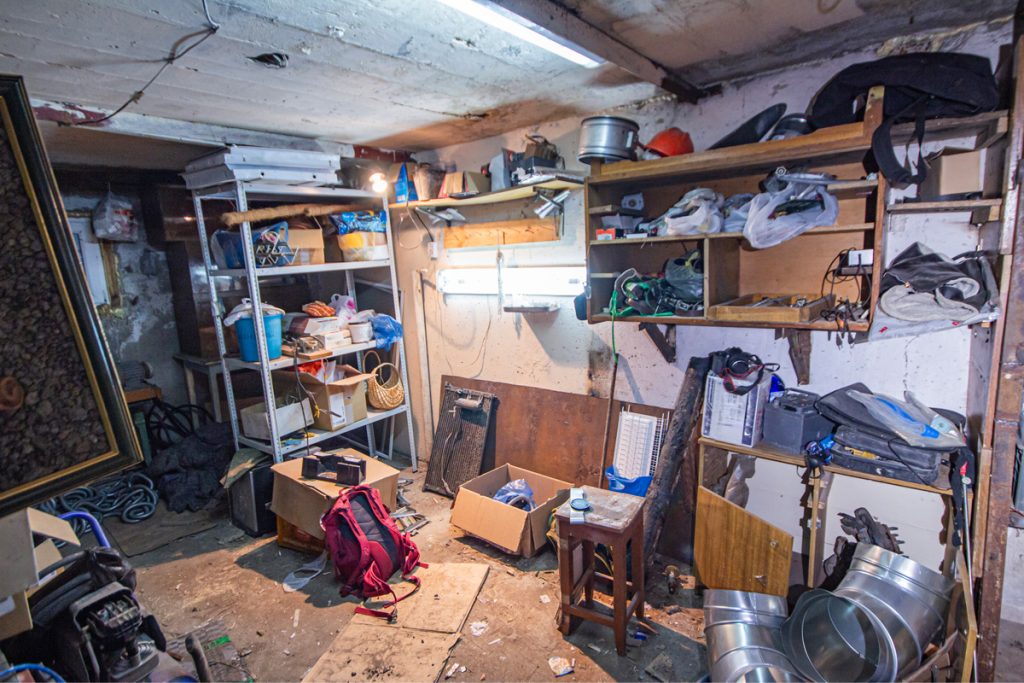 junk and clutter needing Hoarder Cleanup in Huntington Beach and Long Beach, CA